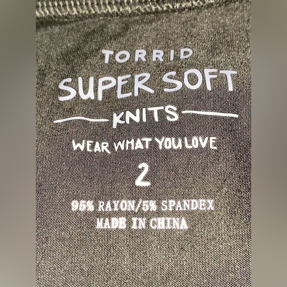 Torrid Super Body Hugging Soft‎ Button Mini Skirt Stretch Pleated Flowy Women 2X - Picture 3 of 8